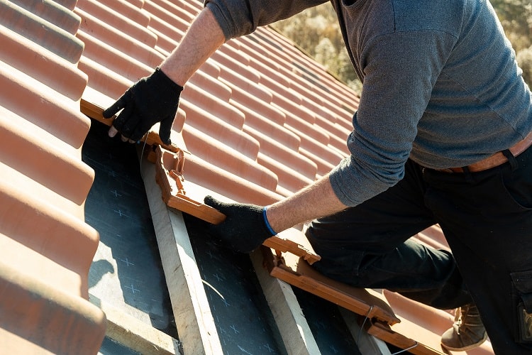 Worker-Hands-Instal-Roofs