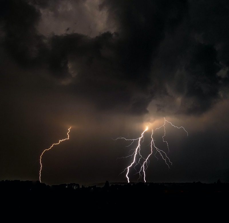 storm and hurricane harm roofs