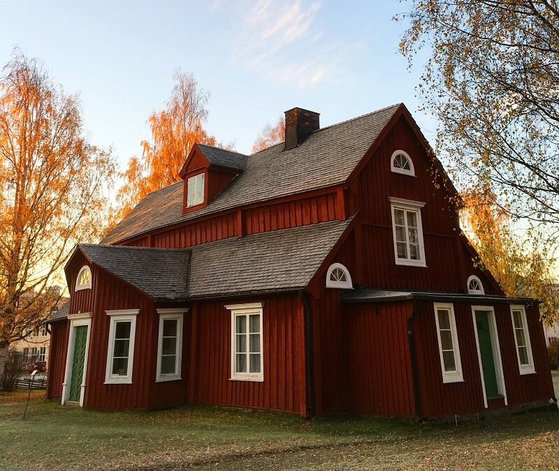 Residential and commercial roofs