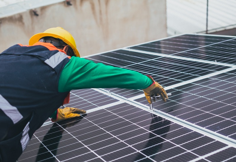 Roof solar panel installation
