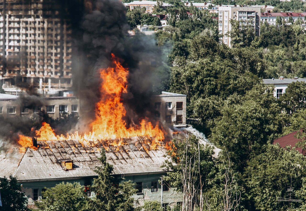 A roof that burns in a fire needs to be fire-resistant in Lakeland