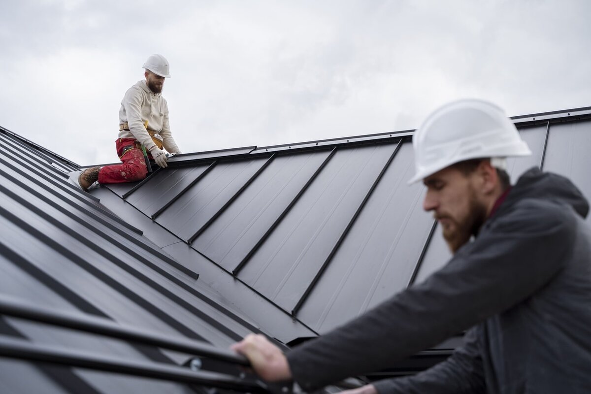 Installing a black roof on a home in Florida
