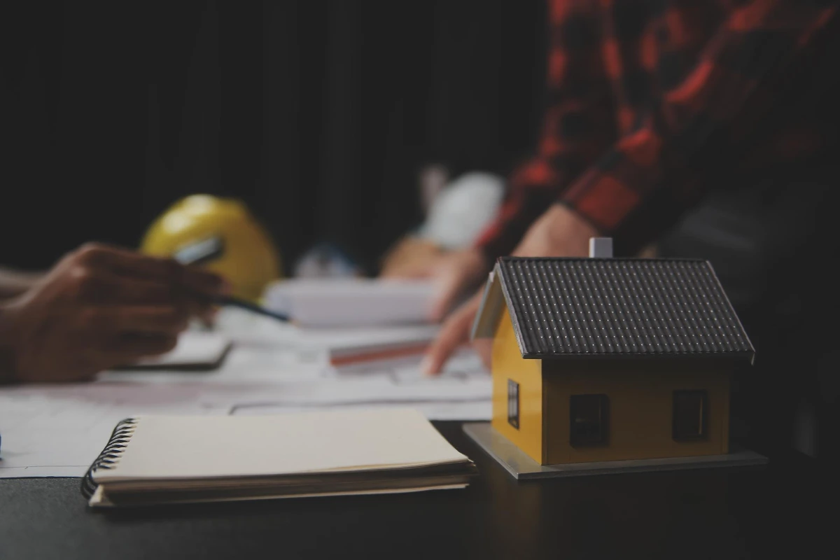Signs a Roofing Contractor Is Ripping You Off 