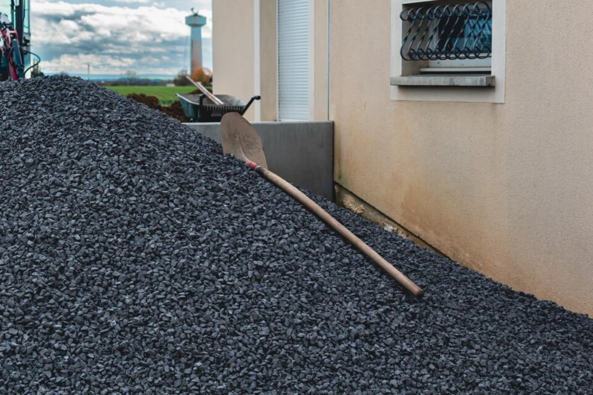 Why Stone or Gravel Is Used on Flat Roofs